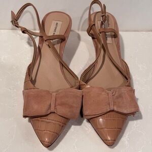 ANTONIO MELANI Leather buckle heels with suede bow Size 10. Excellent condition